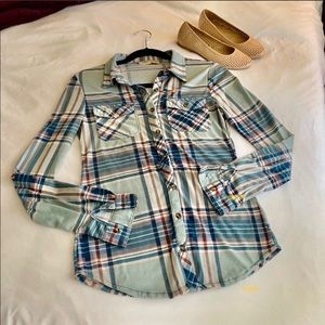 Day trip women’s plaid shirt button down ex small